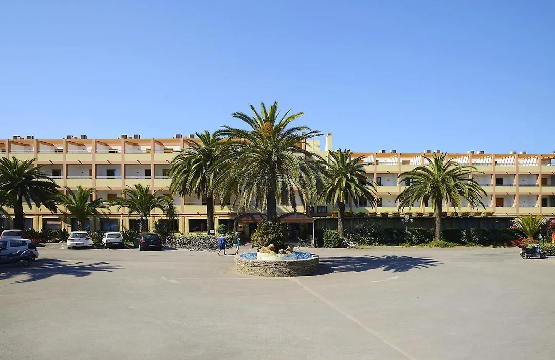 Hotel Oasis-1