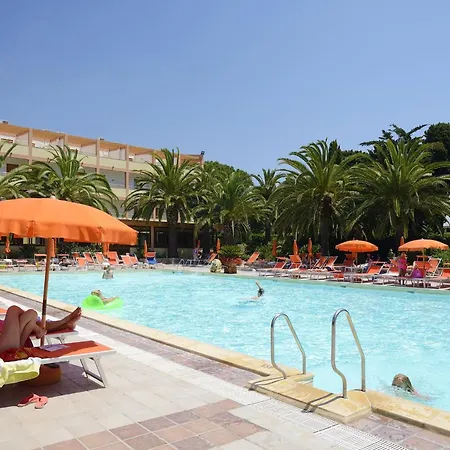 Hotel Oasis-3